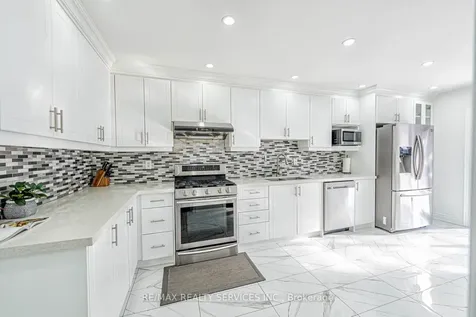 204 Lockwood Road Brampton ON L6Y 4Y4