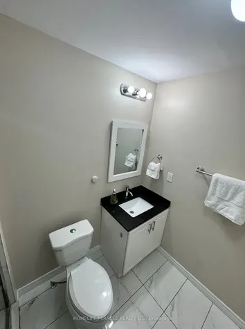 8 Silver Egret Road Brampton ON L7A 2Z9