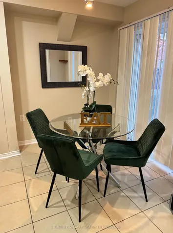 8 Silver Egret Road Brampton ON L7A 2Z9