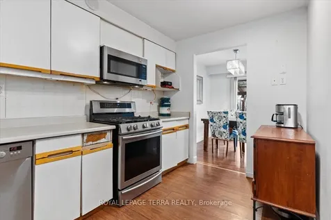 276 Royal Salisbury Way Brampton ON L6V 3H4