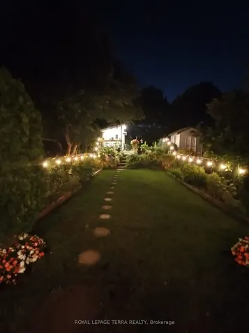 276 Royal Salisbury Way Brampton ON L6V 3H4