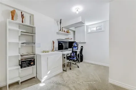 2430 Alder Drive Burlington ON L7P 4X2