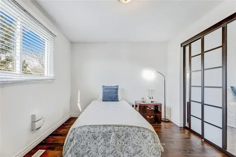 2430 Alder Drive Burlington ON L7P 4X2