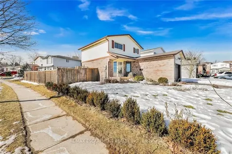 2430 Alder Drive Burlington ON L7P 4X2