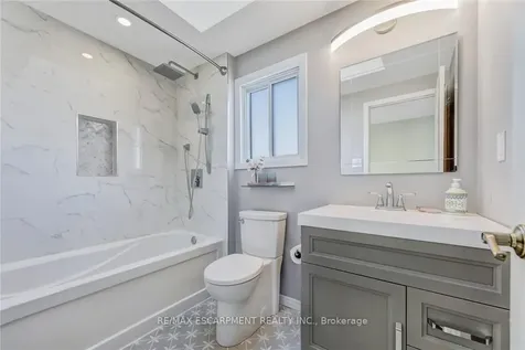 2430 Alder Drive Burlington ON L7P 4X2