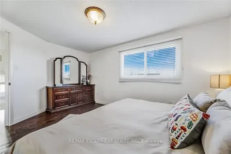 2430 Alder Drive Burlington ON L7P 4X2