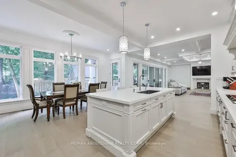 2409 Lakeshore Road Burlington ON L7R 1B8