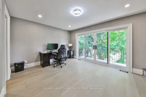 2409 Lakeshore Road Burlington ON L7R 1B8