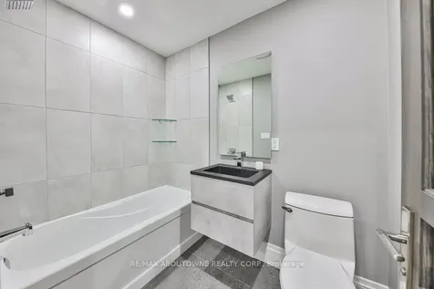 2409 Lakeshore Road Burlington ON L7R 1B8