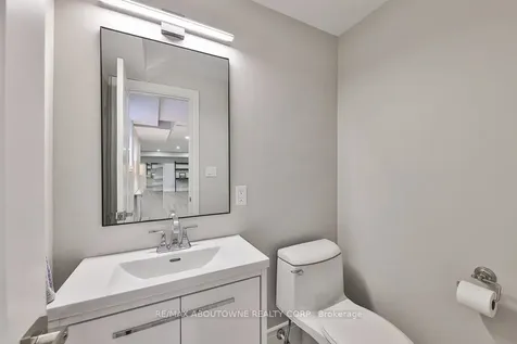 2409 Lakeshore Road Burlington ON L7R 1B8