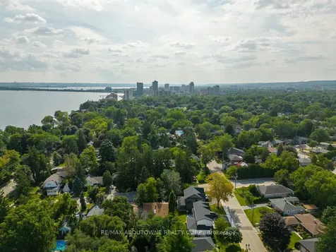 2409 Lakeshore Road Burlington ON L7R 1B8