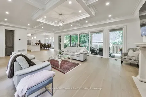 2409 Lakeshore Road Burlington ON L7R 1B8