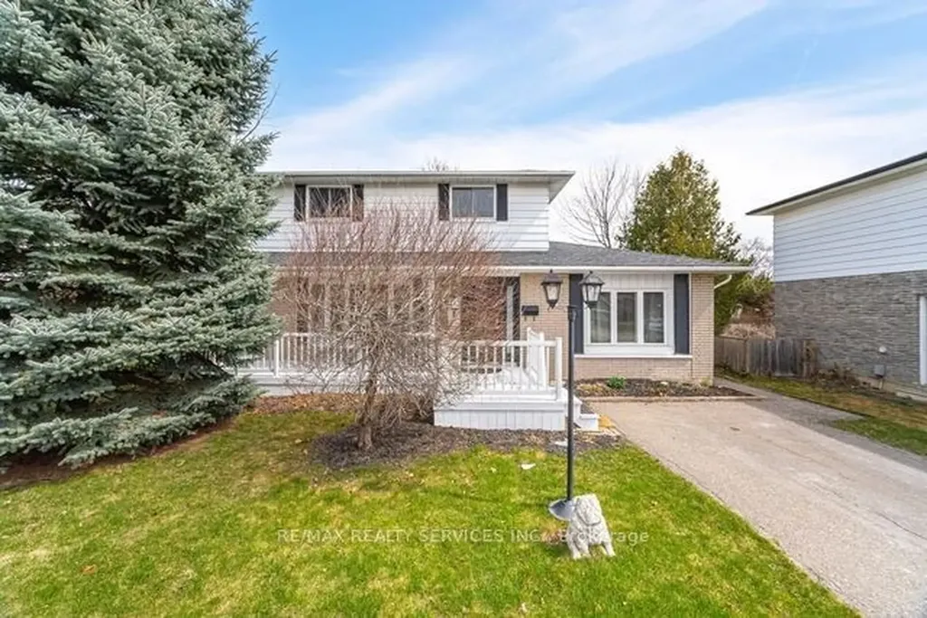 4 Pacer Court Brampton ON L6Y 1X4