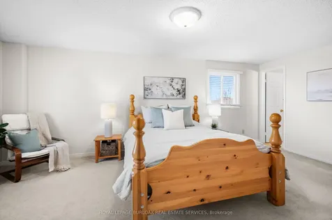 3264 Mead Crescent Burlington ON L7M 3M1