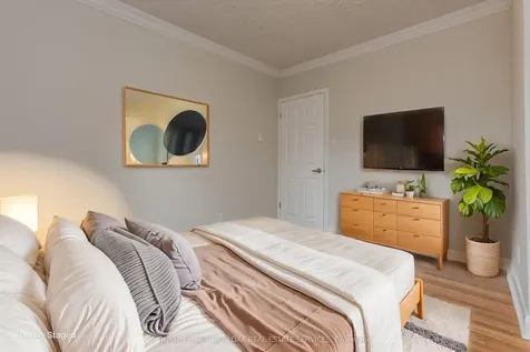 2290 Woodward Avenue Burlington ON L7R 1T6