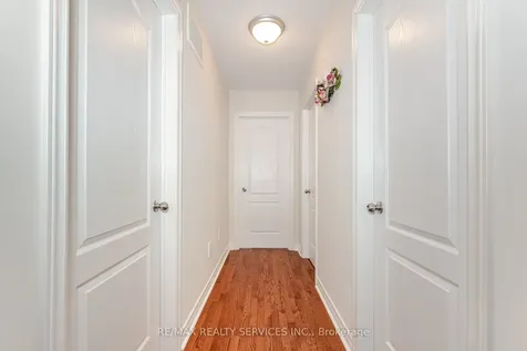 19 Snapdragon Square Brampton ON L6P 3K4