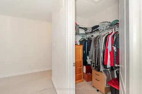 19 Snapdragon Square Brampton ON L6P 3K4