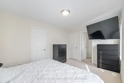 19 Snapdragon Square Brampton ON L6P 3K4