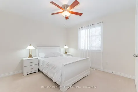 19 Snapdragon Square Brampton ON L6P 3K4