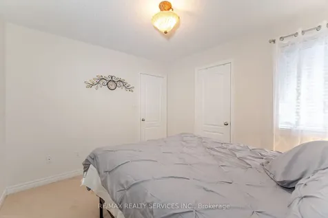 19 Snapdragon Square Brampton ON L6P 3K4