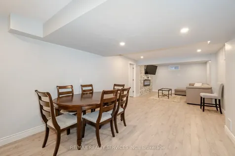 19 Snapdragon Square Brampton ON L6P 3K4