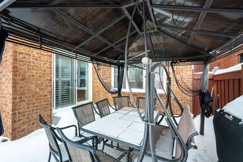 19 Snapdragon Square Brampton ON L6P 3K4