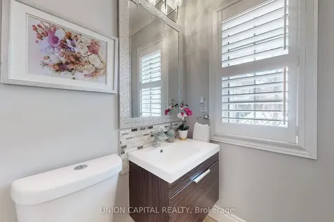 17 Vernosa Drive Brampton ON L6Y 3A6