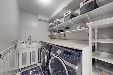 17 Vernosa Drive Brampton ON L6Y 3A6