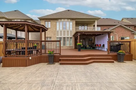 17 Vernosa Drive Brampton ON L6Y 3A6