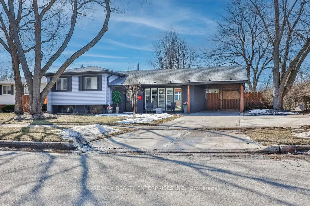 1214 Nottingham Avenue Burlington ON L7P 2R6