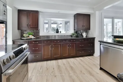 1214 Nottingham Avenue Burlington ON L7P 2R6