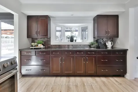 1214 Nottingham Avenue Burlington ON L7P 2R6