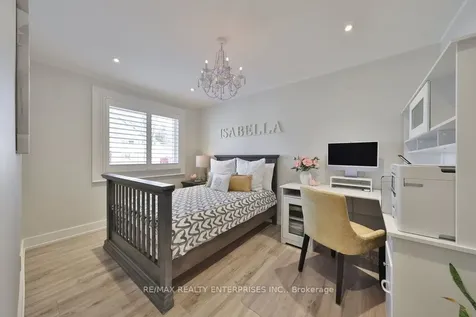 1214 Nottingham Avenue Burlington ON L7P 2R6