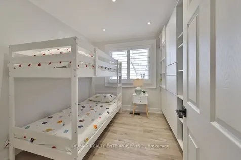 1214 Nottingham Avenue Burlington ON L7P 2R6