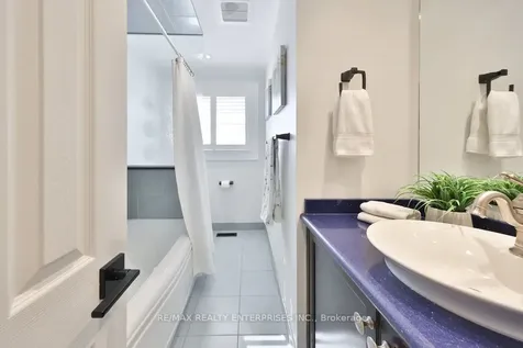 1214 Nottingham Avenue Burlington ON L7P 2R6