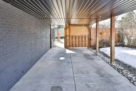 1214 Nottingham Avenue Burlington ON L7P 2R6