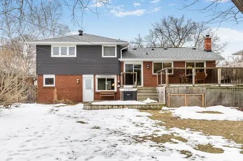 393 Beechwood Crescent Burlington ON L7L 3P7