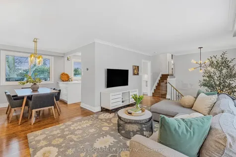 393 Beechwood Crescent Burlington ON L7L 3P7