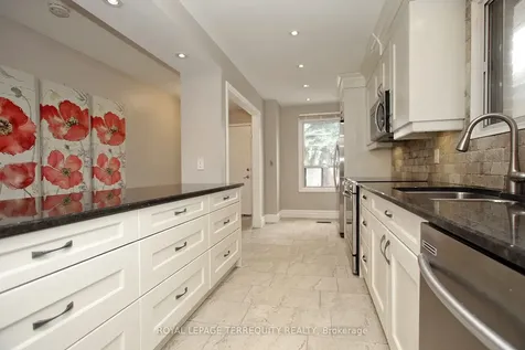 49 Weybridge Trail Brampton ON L6V 3S3