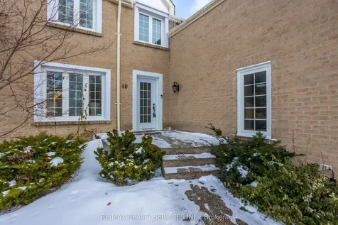 40 Nottingham Crescent Brampton ON L6S 4G4