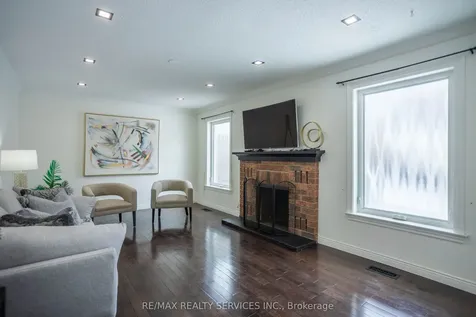 40 Nottingham Crescent Brampton ON L6S 4G4