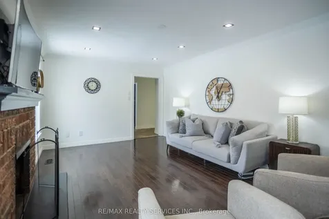 40 Nottingham Crescent Brampton ON L6S 4G4