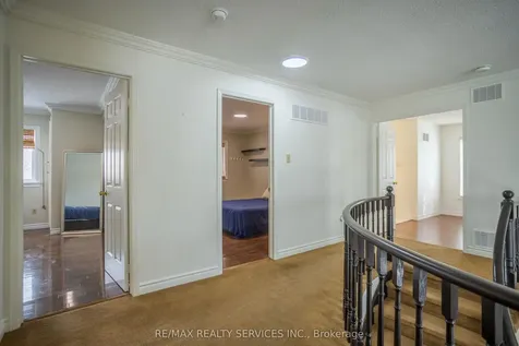 40 Nottingham Crescent Brampton ON L6S 4G4