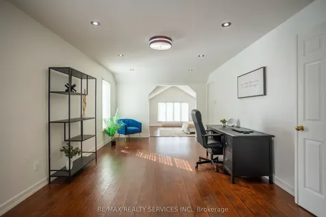 40 Nottingham Crescent Brampton ON L6S 4G4