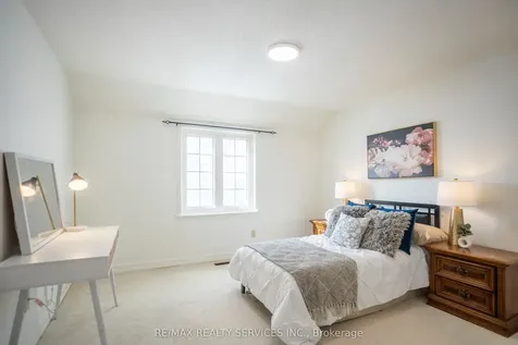 40 Nottingham Crescent Brampton ON L6S 4G4