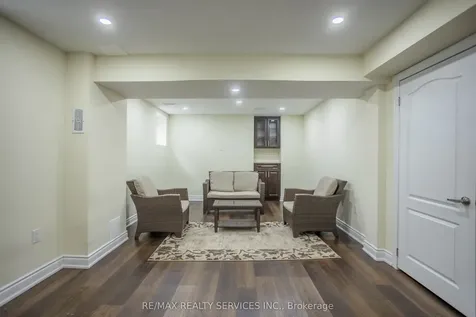 40 Nottingham Crescent Brampton ON L6S 4G4