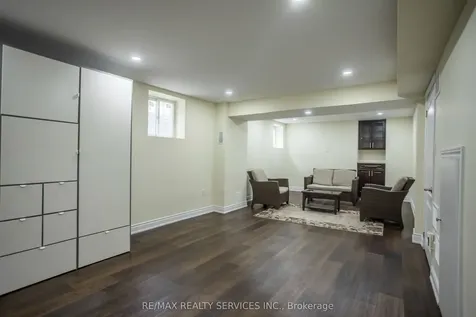 40 Nottingham Crescent Brampton ON L6S 4G4