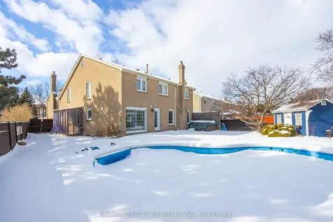 40 Nottingham Crescent Brampton ON L6S 4G4