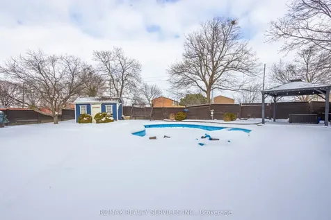 40 Nottingham Crescent Brampton ON L6S 4G4