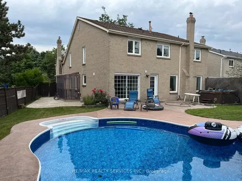 40 Nottingham Crescent Brampton ON L6S 4G4